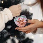 Gepersonaliseerd Kerstmuts Highland Koe Keramisch Hart Ornament Peperkoek Hangend Ornament Roze Kerstcadeau voor Familie Vriend Highland Koe Liefhebbe