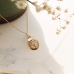 Collana con medaglione personalizzato con testo in memoria per il compleanno e l'anniversario della festa della mamma.