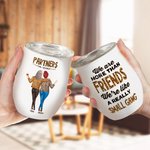 Vaso de vino personalizado Partners In Crime We Are More Than Friends We're Like A Really Small Gang Regalo de Navidad para la mejor amiga