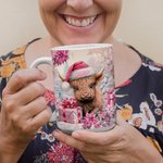 Tazza personalizzata in ceramica rosa floreale con mucca Highland con nome Regalo di Natale per donne ragazze amanti delle mucche Highland