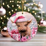 Vaca Highland rosa floral personalizada Adorno de cerámica con nombre para colgar Regalo de Navidad para la familia Amante de las vacas Highland