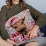 Vaca Highland Floral Rosa Personalizada Funda Almohada Decoración Hogar con Nombre Regalo de Navidad para Mujer Niña Amante de la Vaca Highland