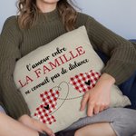 Housse de Coussin Personnalisé avec Titre et Motif Deux États Pas de Distance Entre l'Amour Entre la Famille Cadeau Noël pour Famille Amis Couple