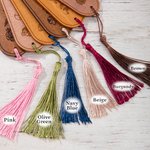 Signet de Livres Personnalisé avec Nom et Fleur de Naissance Gravés Marque-Page en Bois pour Femme Amoureuse de Lecture Cadeau Anniversaire Fête