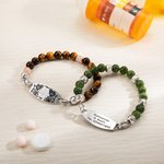 Bracciale di allarme medico personalizzato in pietra di tigre inciso con simbolo medico e testo Regalo per amici di famiglia con diabete, epilessia, autismo, ecc.