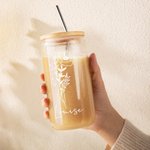 Gepersonaliseerde 16oz Geboorte Bloem Naam Glas Koffie Kop met Rietje en Deksel Verjaardag Bruiloft Bruidsmeisje Cadeau voor haar
