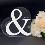 Targa personalizzata in acrilico a forma di cuore con & e due nomi Regalo di anniversario per la coppia