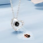 Collier Photo Projection Personnalisée Forme Coeur Micro Sculpté Cadeau Anniversaire Saint Valentin pour Femme