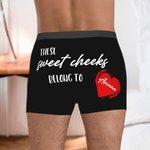 Personalizado Estas mejillas dulces pertenecen al corazón de los hombres calzoncillos bóxer con el nombre del Día de San Valentín Aniversario de regalo para el novio marido