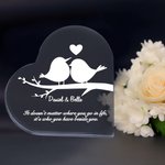 Plaque coeur en acrylique transparent avec nom et message chaleureux Décoration de bureau Cadeau d'anniversaire de St Valentin pour couple