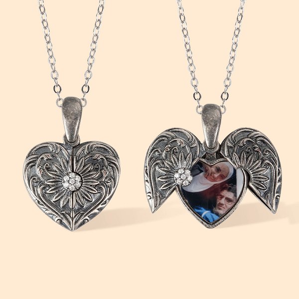 Personalized Vintage Heart Wings Photo Necklace with Zircon Valentine's Day Anniversary Gift for Women