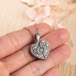 Collana fotografica personalizzata con ali di cuore vintage e zircone Regalo di anniversario di San Valentino per le donne