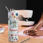 Personalisierte Nähen Thema Food Grade 20oz Skinny Tumbler mit Deckel und Stroh Reinigung Bürste Geburtstag Muttertag Geschenk für Mutter Nähen Liebha