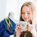 Tazza in ceramica a tema cucito personalizzata con nome Regalo di compleanno per la festa della mamma per la madre amante del cucito