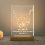 Luz nocturna LED con base de madera Personalizada Holding Hands with Love Decoración romántica para el hogar Regalo de San Valentín Aniversario para pareja