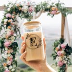 Personalisierte Blume Initial 20oz Glasbecher mit Bambusdeckel und Stroh Geburtstag Hochzeit Geschenk für sie