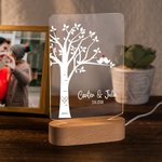 Luce notturna a LED personalizzata con uccelli dell'amore con base in legno e nomi di coppia Decor da scrivania Regalo romantico di San Valentino per 