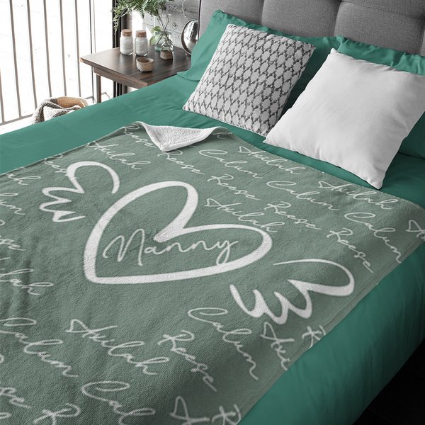 Personalisierte Familienname weiches Fleece Herz Design Decke mit 1-12 Namen Geschenk für Großeltern
