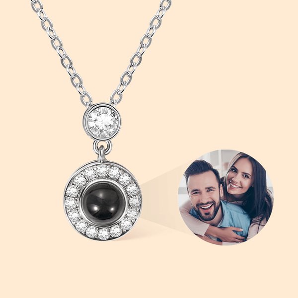 Collana minimalista con ziricone personalizzato con proiezione della foto regalo di compleanno di San Valentino per lei
