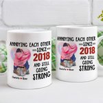 Tazza in ceramica bianca con cuore personalizzato e nome che si infastidiscono a vicenda da anni e continuano ad andare avanti Regalo di San Valentino