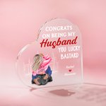 Personalizado You Lucky Bastard Placa de corazón de acrílico con nombres Decoración para el hogar Día de San Valentín Regalo de aniversario para la pa