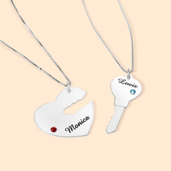 Lot de 2 Colliers Couple Personnalisés avec Nom Gravé Bijoux en Argent Sterling Forme Coeur Clé Cadeau de Saint-Valentin pour Couple