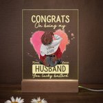 Congratulazioni personalizzate per essere mio marito Placca luminosa notturna in acrilico con decorazione da scrivania a forma di cuore a scarabocchio