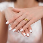 Anillo de Piedra de Nacimiento Personalizado Alas de Ángel y Pies de Bebé con Texto Grabado Pérdida Memorial Simpatía Regalo para Mujeres