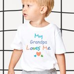 Personalisierte Jemand liebt mich buntes Kind T-Shirt Baby Onesie mit Namen Geburtstag Baby Dusche Geschenk für Baby Kinder