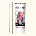 Gepersonaliseerde Cozy Bed You Are Still Hotter Than This Coffee 20oz Skinny Tumbler Valentijnsdag Verjaardagscadeau voor echtpaar