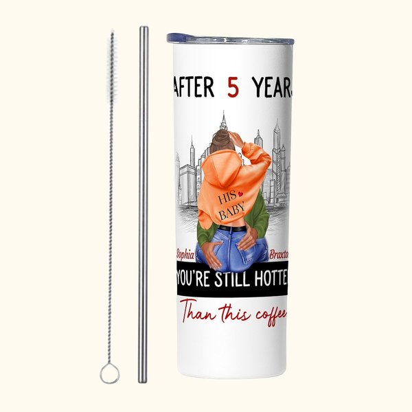 Gepersonaliseerde Busy City You Are Still Hotter Than This Coffee 20oz Skinny Tumbler Valentijnscadeau voor koppel