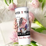 Gepersonaliseerde Cozy Bed You Are Still Hotter Than This Coffee 20oz Skinny Tumbler Valentijnsdag Verjaardagscadeau voor echtpaar