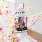 Gepersonaliseerde Cozy Bed You Are Still Hotter Than This Coffee 20oz Skinny Tumbler Valentijnsdag Verjaardagscadeau voor echtpaar