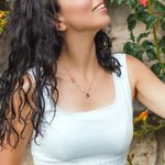 Collier Personnalisé pour Femme Style Minimaliste avec Nom Pierre et Fleur de Naissance Cadeau Anniversaire