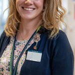 Personalizada Pintura Estilo Pet Retrato Insignia Carrete con Glitter Paw Print Charm para Veterinario Enfermera Pet Lover Regalo