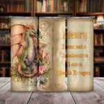 Livre Dragon Personnalisé 20oz Skinny Tumbler avec Couvercle Paille Brosse de Nettoyage Nom Tasse à Café Cadeau d'Anniversaire pour Lecteur Dragon Lov