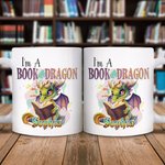 Tazza in ceramica personalizzata I Am A Book Dragon con nome 11oz/15oz Cartoon Coffee Cup Regalo di compleanno per gli amanti dei lettori Dragon