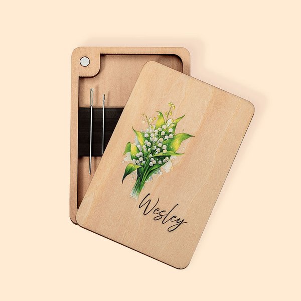Boîte en Bois avec Aimant Rangement d'Aiguilles Outil Couture Personnalisé avec Nom Fleur de Naissance Cadeau d'Anniversaire pour Amateurs d'Artisanat
