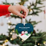 Ornement Céramique en Forme de Cœur Thème Noël Décoraction Personnalisée avec 2 Bonhommes de Neige Textes Photo Cadeau Noël pour Couple