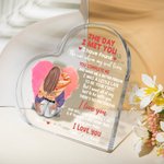 Targa in acrilico personalizzata con nome e caratteri per il giorno dell'anniversario di San Valentino.