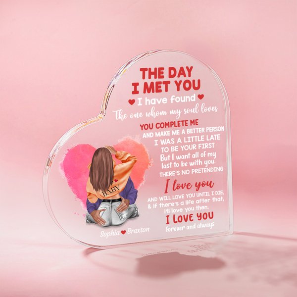 Targa in acrilico personalizzata con nome e caratteri per il giorno dell'anniversario di San Valentino.