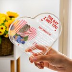 Targa in acrilico personalizzata con nome e caratteri per il giorno dell'anniversario di San Valentino.