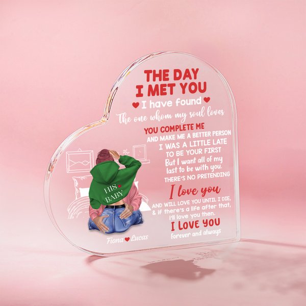 Placa acrílica personalizada con el nombre y los personajes de The Day I Met You Cozy Bed Design Heart Anniversary Gift for Couple