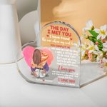 Targa in acrilico personalizzata con nome e caratteri per il giorno dell'anniversario di San Valentino.