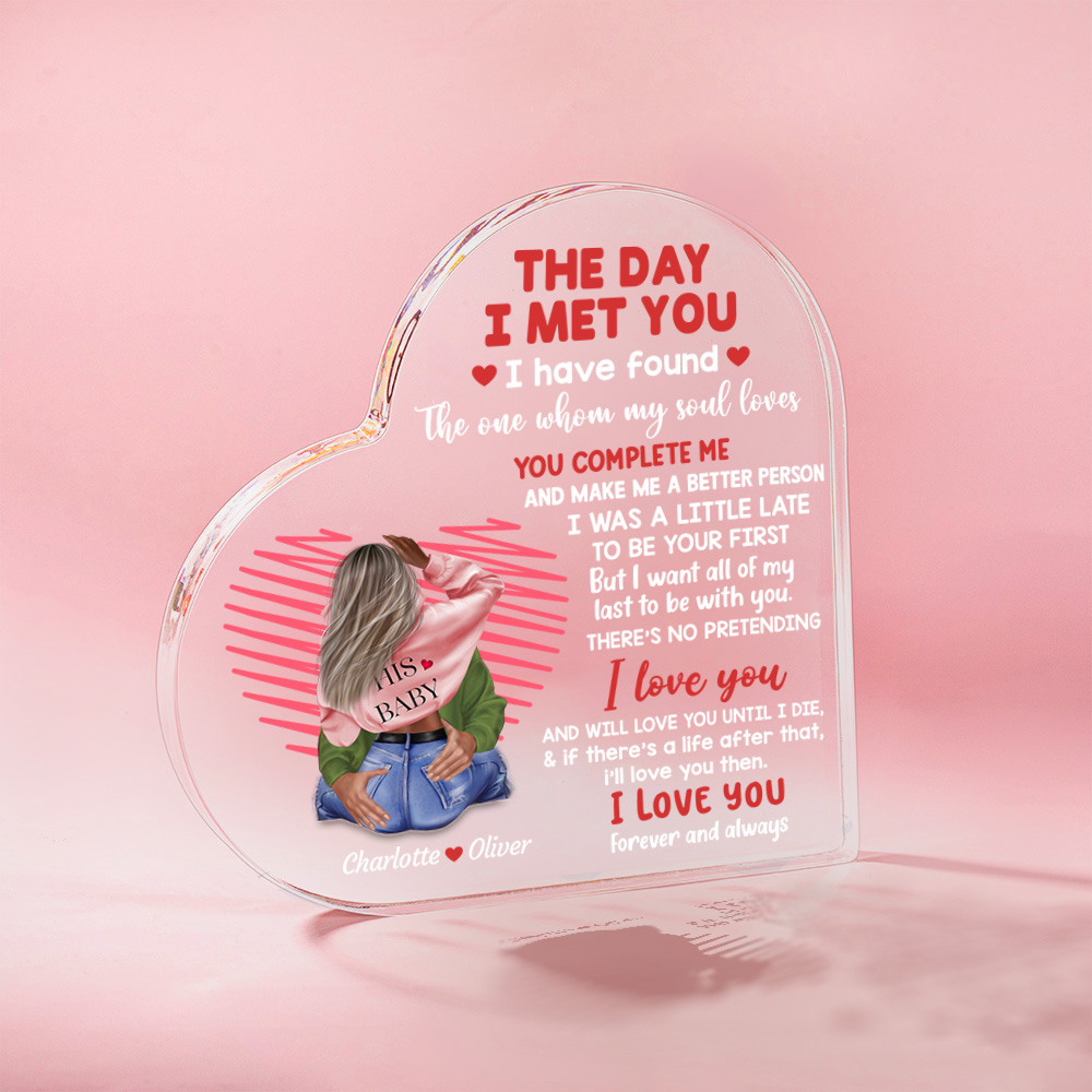 Plaque Acrylique Personnalisée avec Nom et Personnages de Dessin Décoration en Forme de Cœur Cadeau Anniversaire Saint-Valentin pour Couple