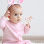 Ornement en Céramique Lapin Pierre Thème Ballons de Fête Baptême Décoration Personnalisée avec Nom et Date Cadeau de Pâques pour Famille