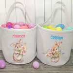 Personifierad söt kanin med blomsterdesign Stor godispåse i canvas med namn Påskpresent till barn