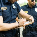 Personalisierte Polizei Thin Blue Line Armband mit eingraviertem Text Polizist Law School Graduierung Geschenke für ihn