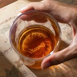 Personalisiertes 295 ml Whiskyglas im Ringinschrift-Design auf Schwarze Sprache mit Eingraviertem Namen Oktoberfest Geschenk für Tolkiens Fans
