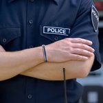 Personalisierte Polizei Thin Blue Line Armband mit eingraviertem Text Polizist Law School Graduierung Geschenke für ihn